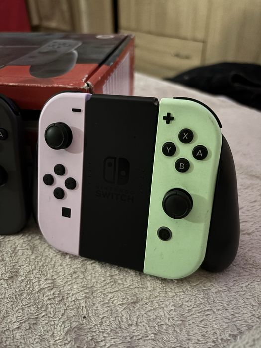 Конзола Nintendo switch  + joy cons
