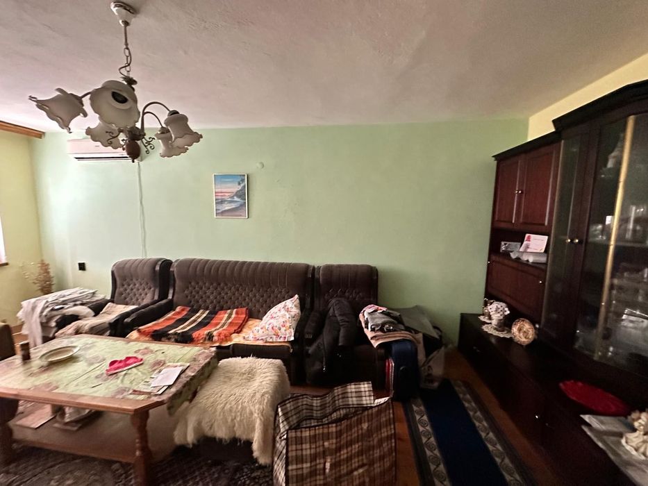 Разтегателно канапе с легло