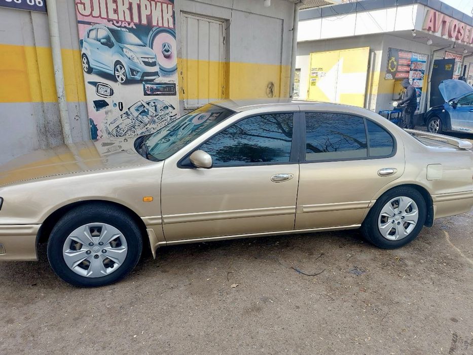 Nissan maxima 1998 yil suegi butun polni asvijit qilingan