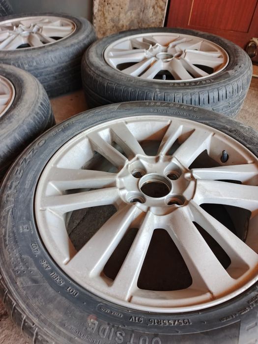 Продам летние шины с дисками