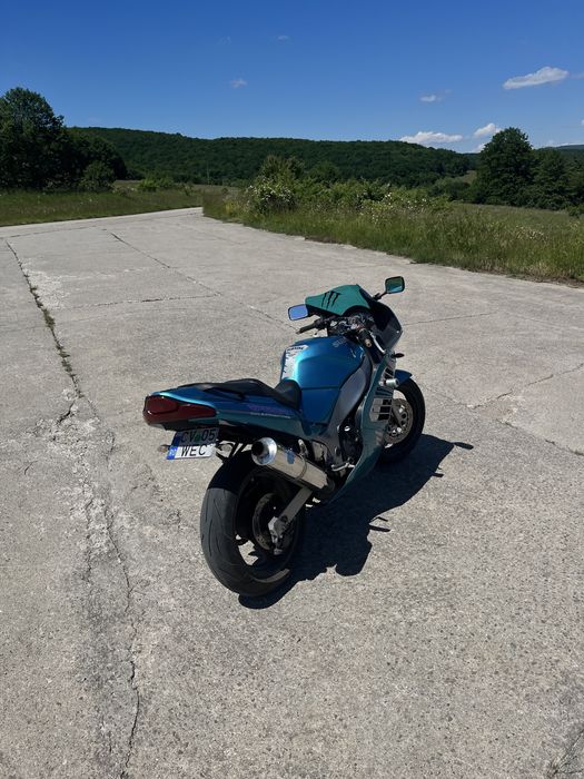 Suzuki rf600r (nu ktm,yamaha,kawasaki,honda,ducati,aprilia)