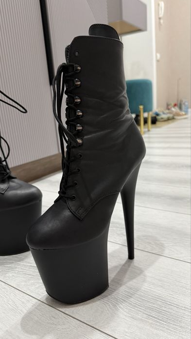 Продам стрипы тройки для танцев