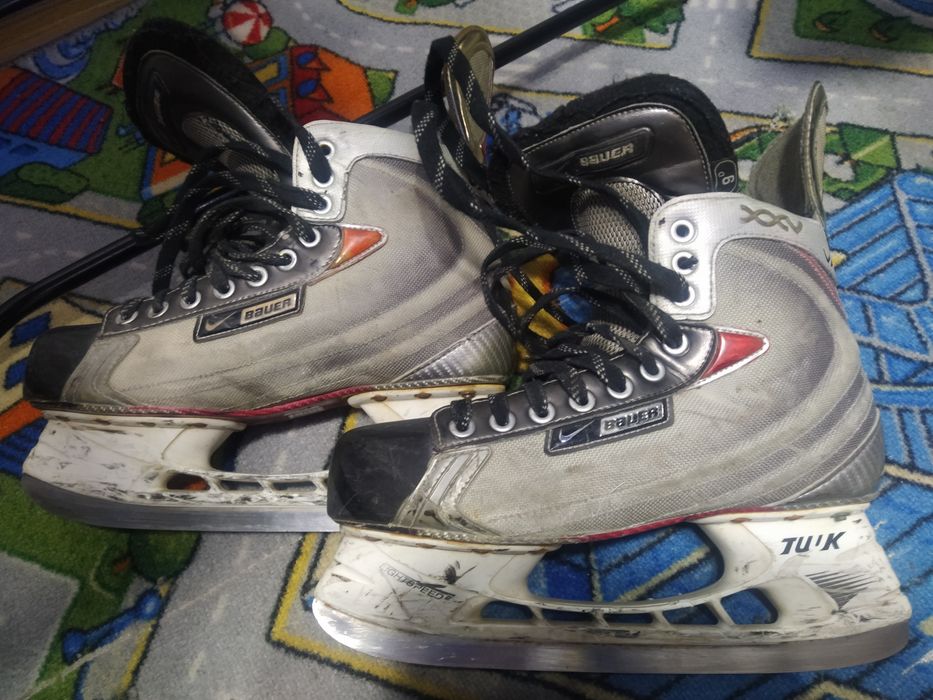 Продам хоккейнные коньки