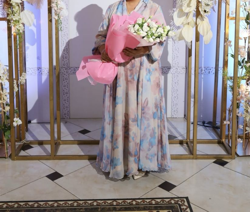 Продается вечерние платья