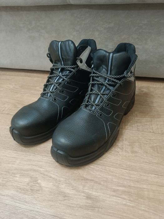 Новые ботинки мужские кожаные