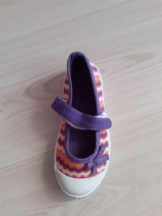 Нови детски пантофи