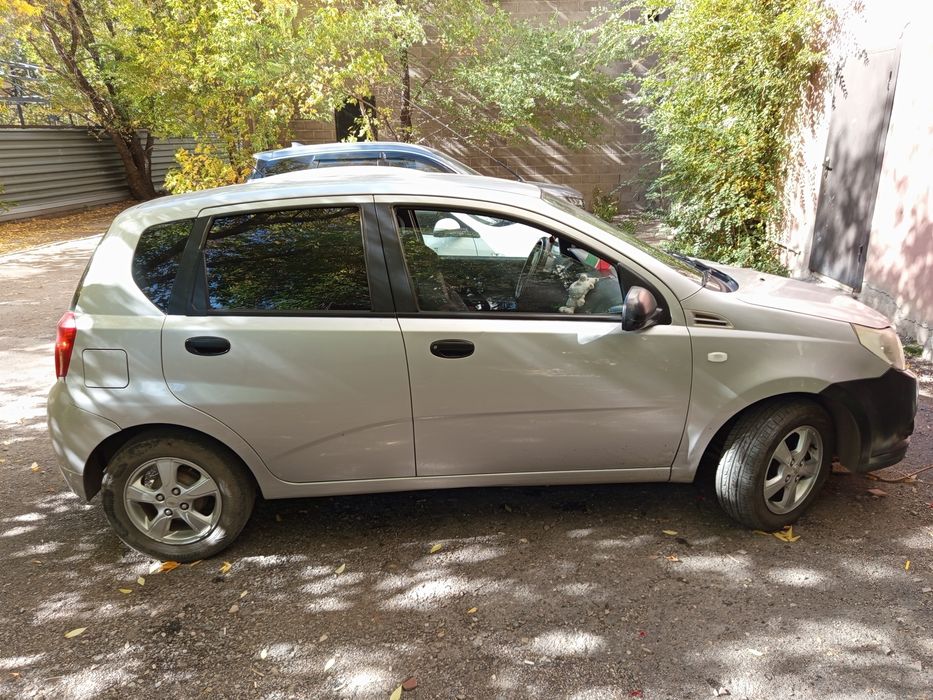 Продам Шевроле авео 2011