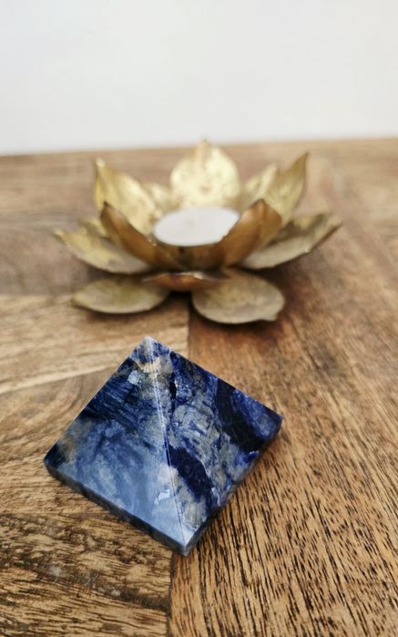 Piramina Sodalit 5cm NOUA