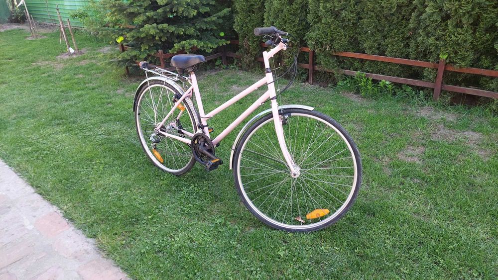 Bicicleta dama,model mai vechi