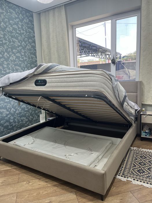 Продам 2 х спальную кровать