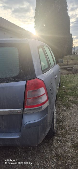 Opel zafira B  1.9 .diesel 150cp faruri bixenon