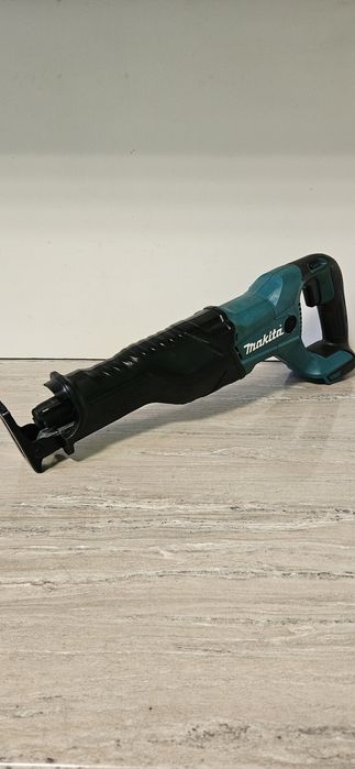 Makita Саблен трион DJR186 18V.