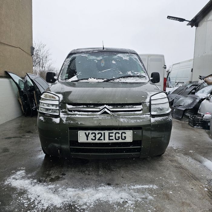 Citroën Berlingo 1.4 90k.s бензин. 2006г
На части само.