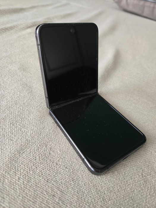Samsung Galaxy Z Flip 4