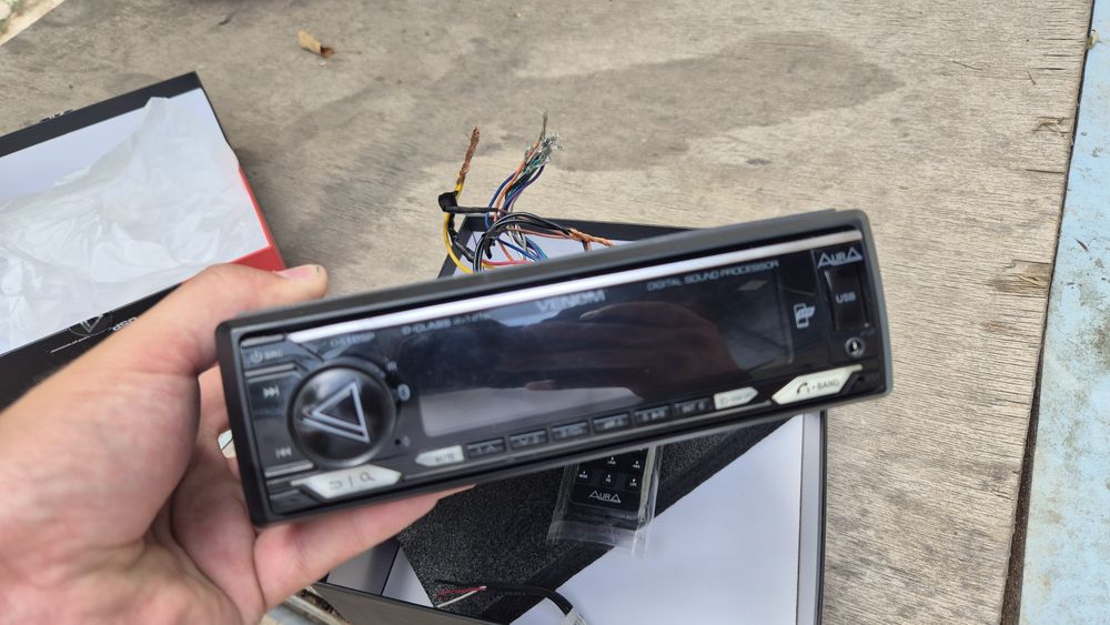 Aura Venom 1d (магнитофон)