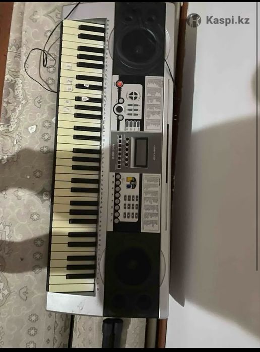 продаю синтезатор