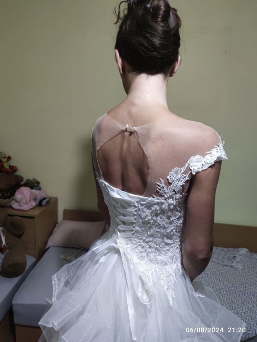 Булчинска рокля, нова