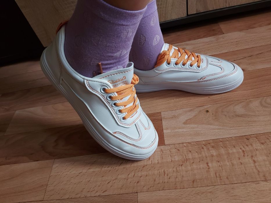 Новые кроссовки 35р