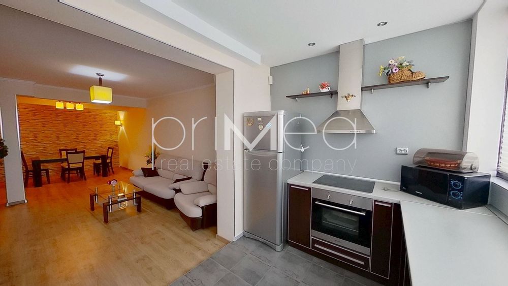 Продава се Тристаен апартамент в Бургас, Възраждане - 102 кв.м за 1175 €/кв.м - Снимка #1