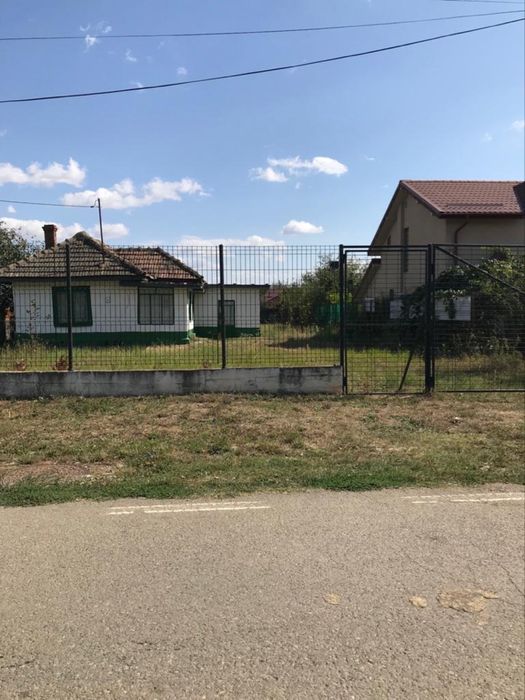 Teren 803mp + Casa batraneasca