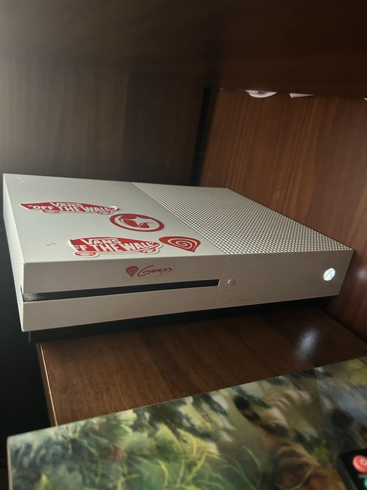 Xbox one S 1TB + 1 controller + 19 jocuri