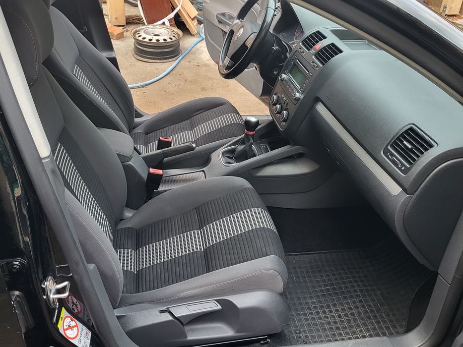 Golf 5 anul 2009 1.9 tdi 90cp