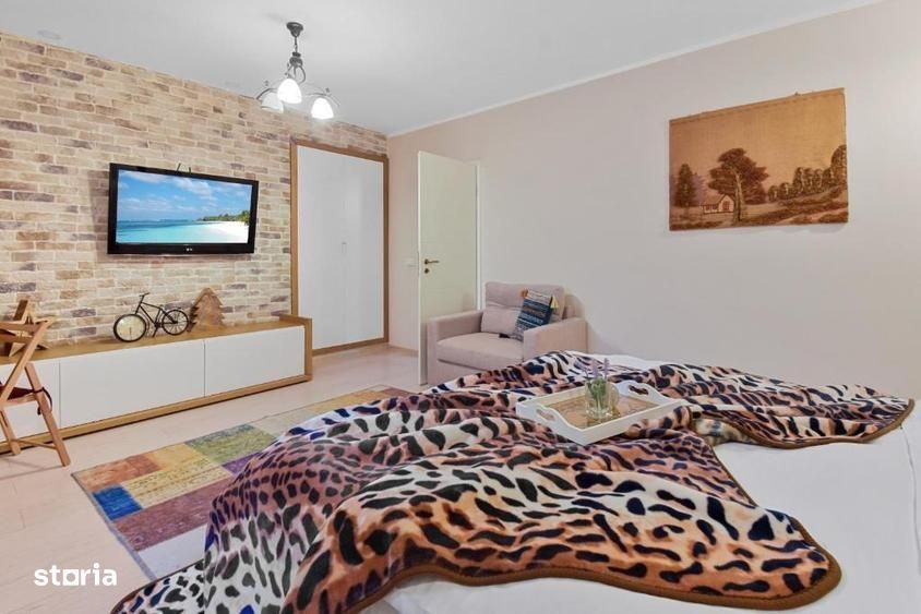 Garsoniera renovata - investitie, centru vechi - Brasov
