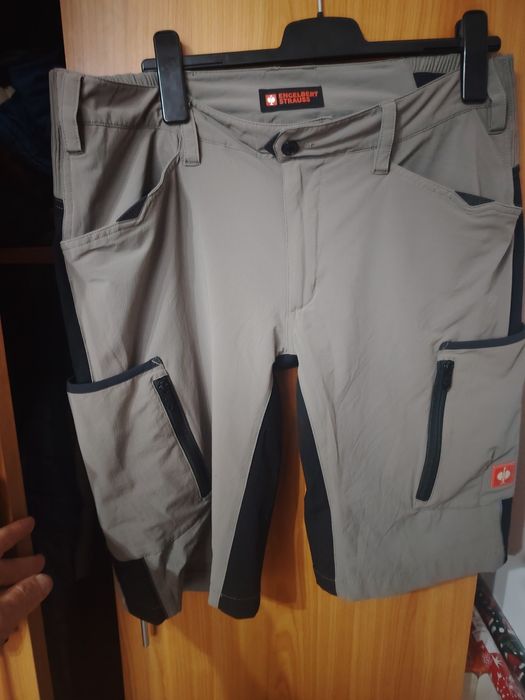 Vînd pantalonii scurți bărbati work Enghelber Strauss mărimea L -XL!