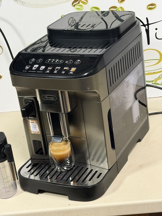 Кафемашина кафе автомат delonghi magnifica evo с гаранция