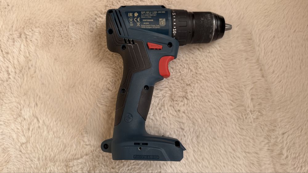 Винтоверт и зарядно Bosch