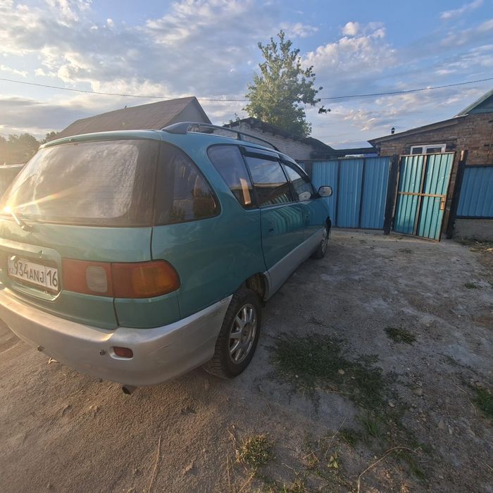 Продам машину Toyota