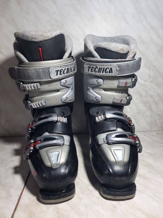 Clapari ski schi Tecnica mondo 26-26,5 corespunde mărimii 40-40,5