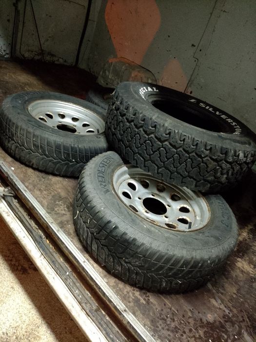 Продавам гуми  за кал