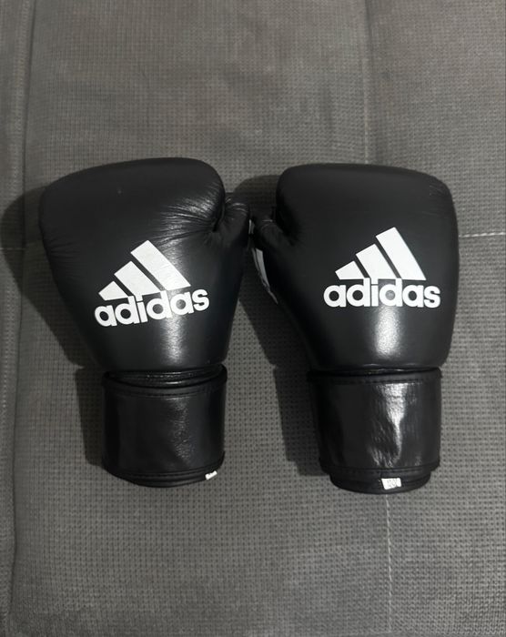 боксерские перчатки adidas