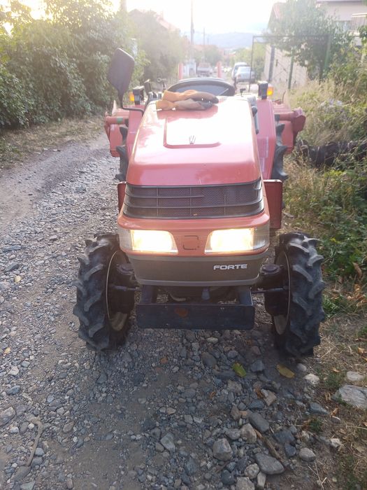 Трактор Yanmar F7