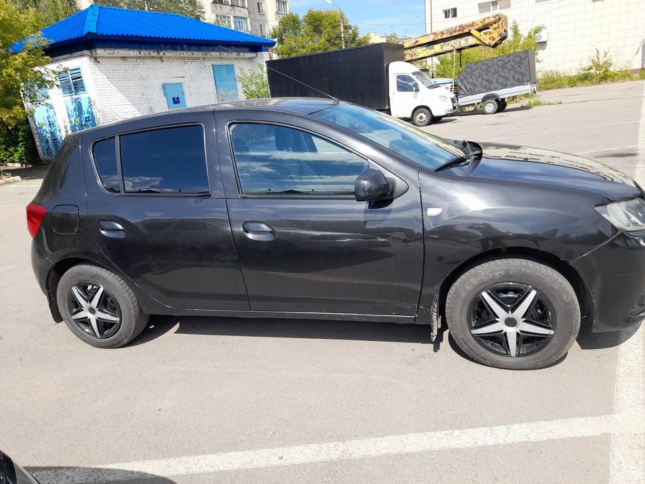 Рено сандеро 2014г