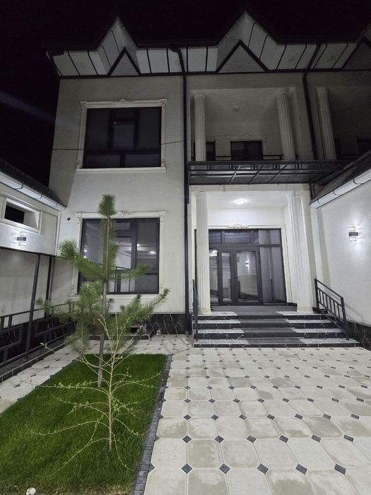 2чи бекат метро Янги дархон 2.5 суту олдида парковка