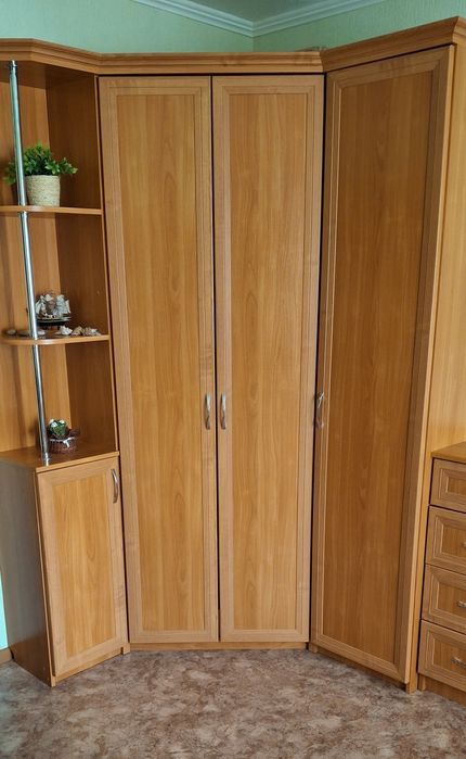 Шкаф угловой прдам