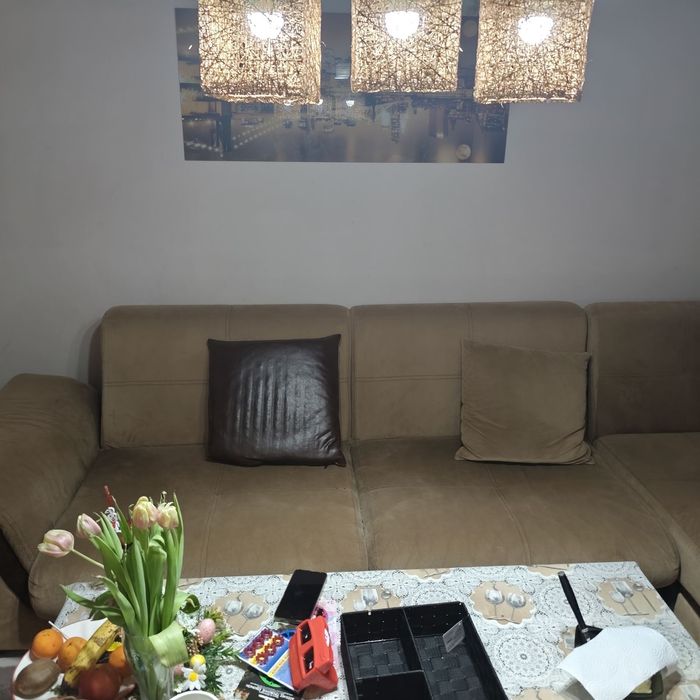 Голям диван за хол много удобен