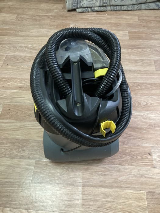 Моющий пылесос Karcher