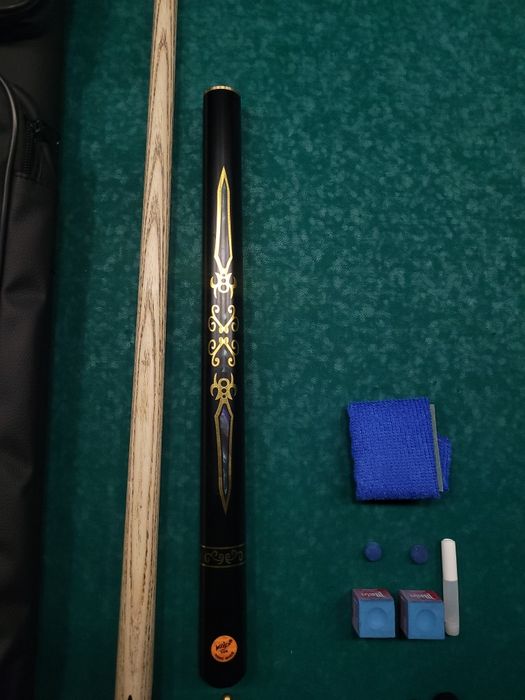 Кий  новый,  бильярда