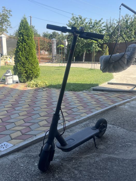 Vand trotineta electrica xiaomi m365!!