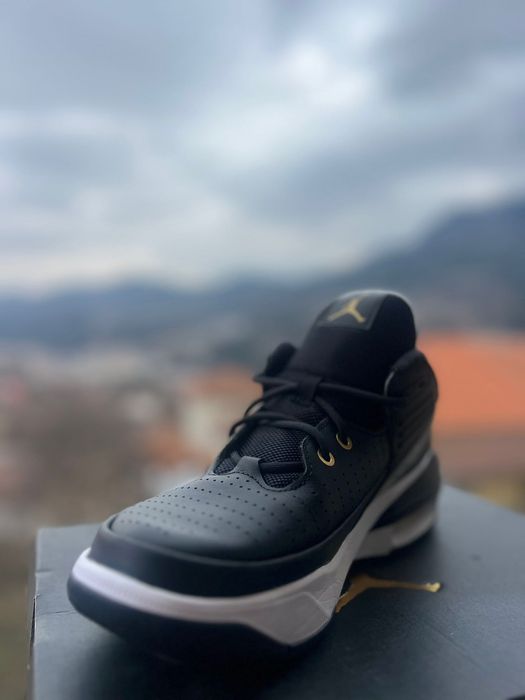 Jordan max aura 5
