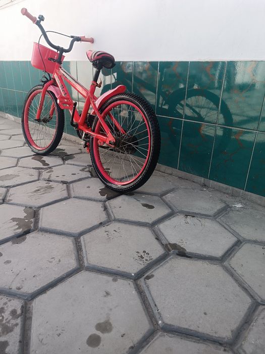 Velosiped sotiladi xolati yaxshi. Qizaloqlarga