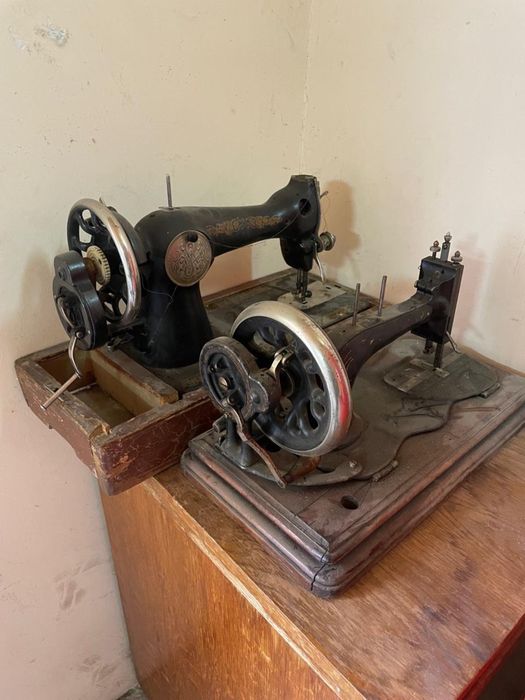 Продам швейные машинки 3 штуки