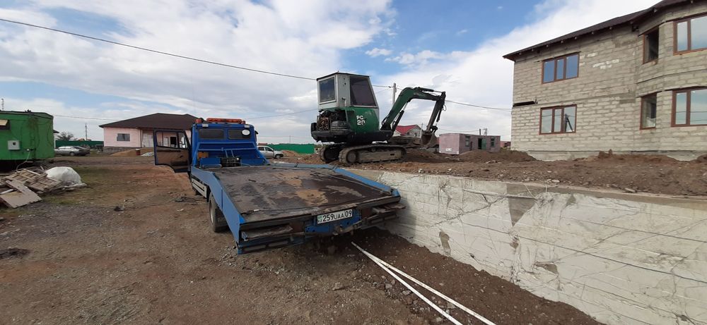 Мини экскаватор.