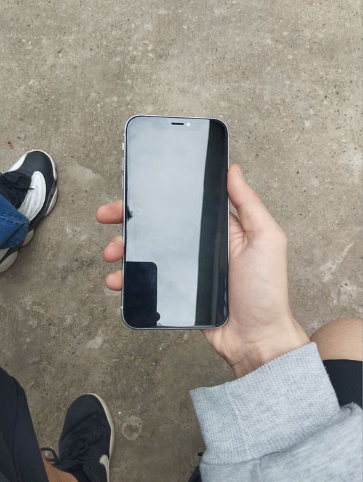 Iphone xr в хорошем состоянии face Id нету