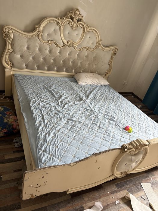 Кровать двух спальный