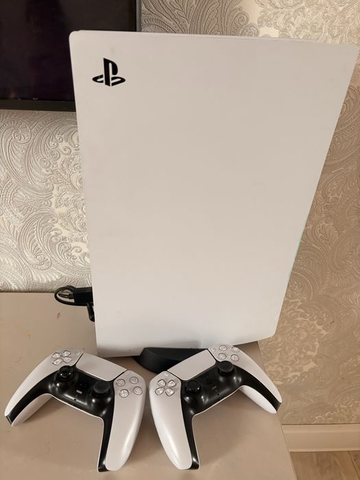 Приставка PlayStation 5