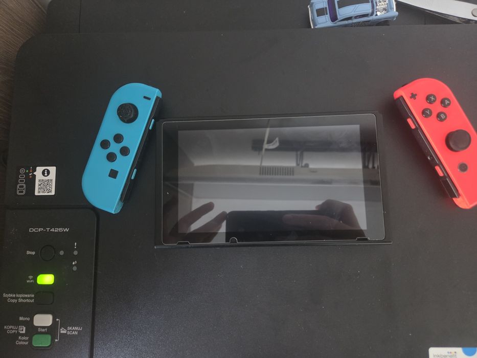 Nintendo Switch V2 Neon + fc 24 + Husă și cutie